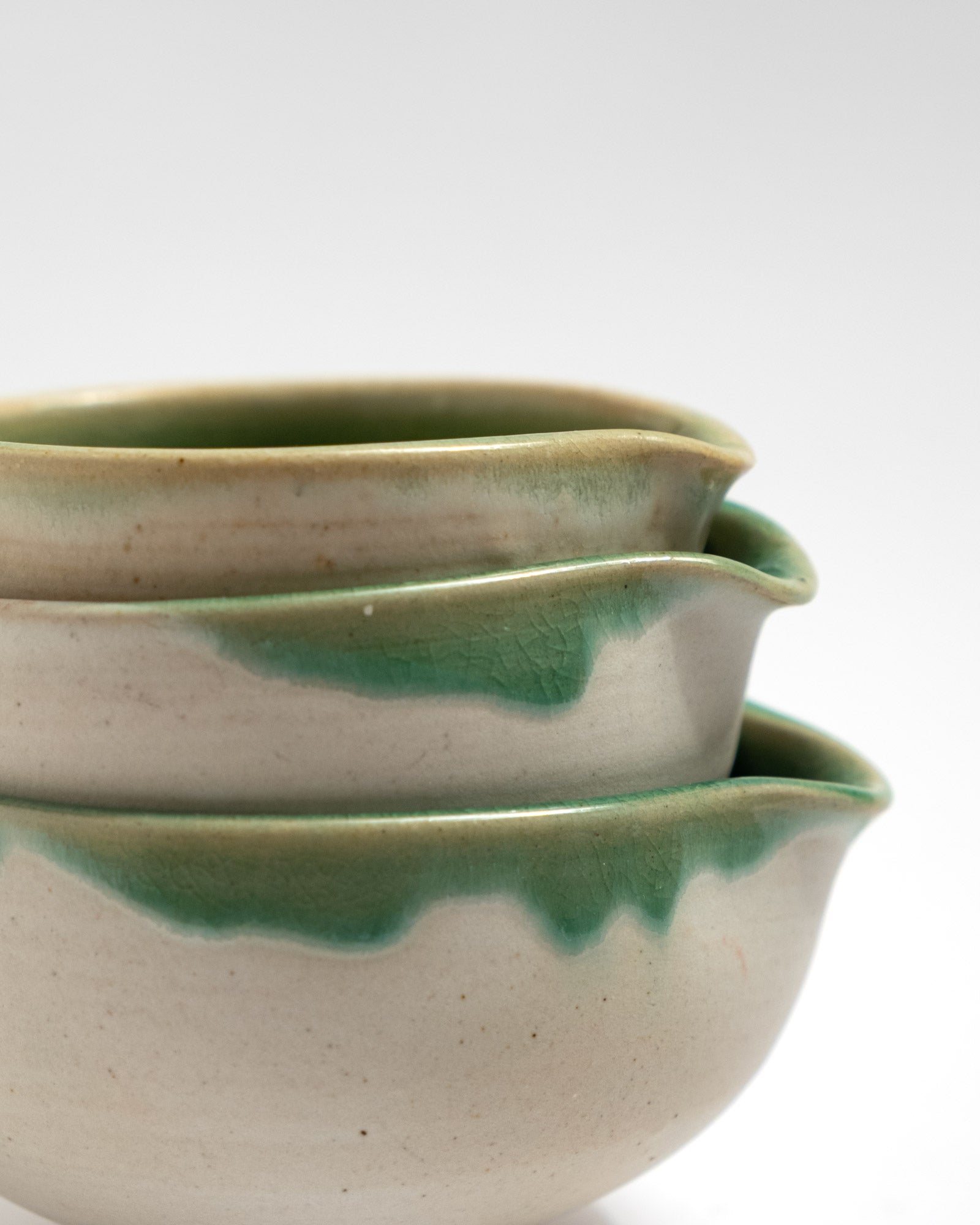 Nest ceramic bowls with green rims, matcha bowl, handmade in Italy
